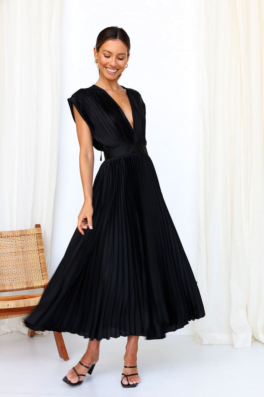 Valencia Pleated Flowy Midi Dress