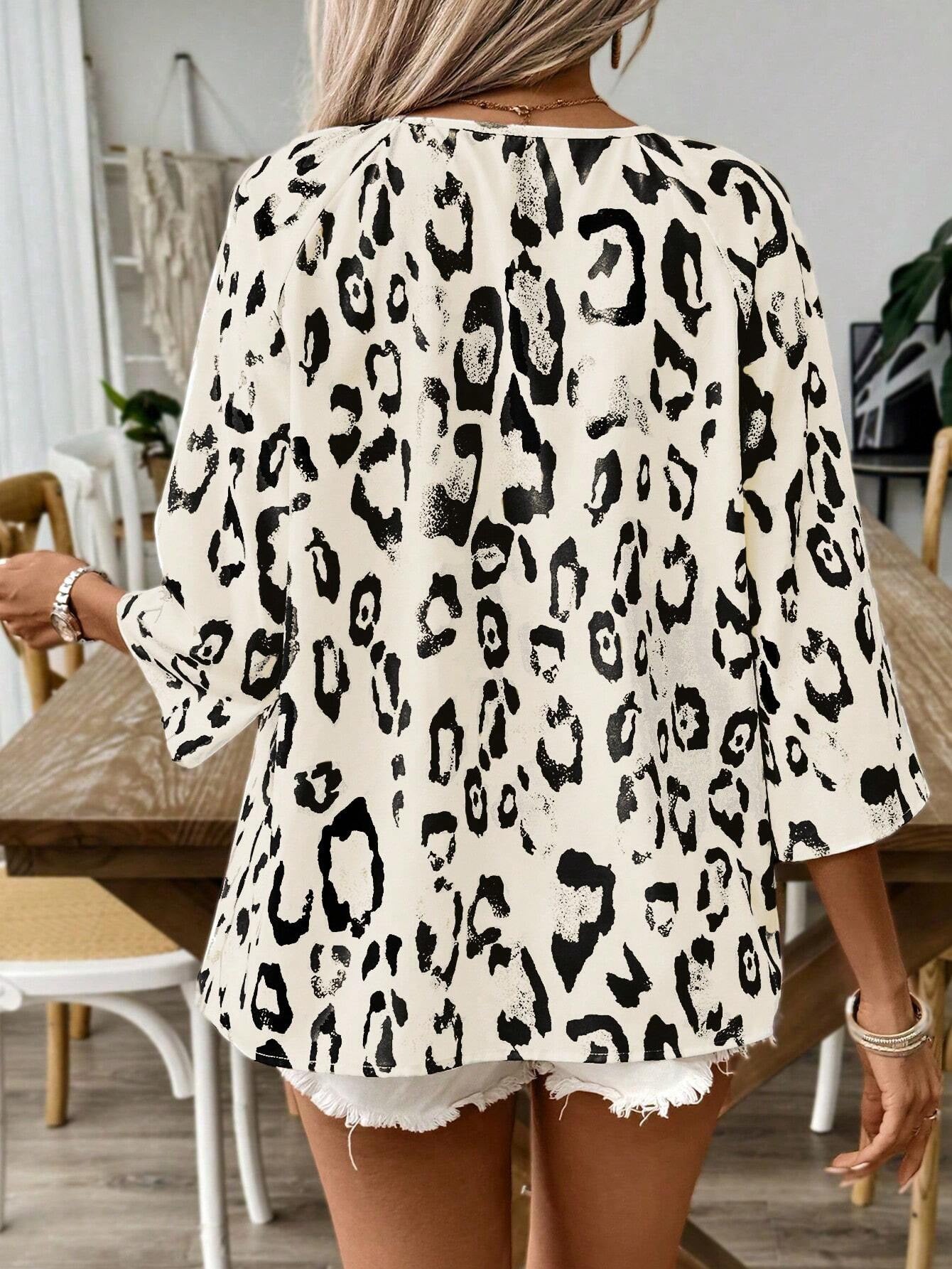 Sandra Relaxed Leopard Comfort Blouse