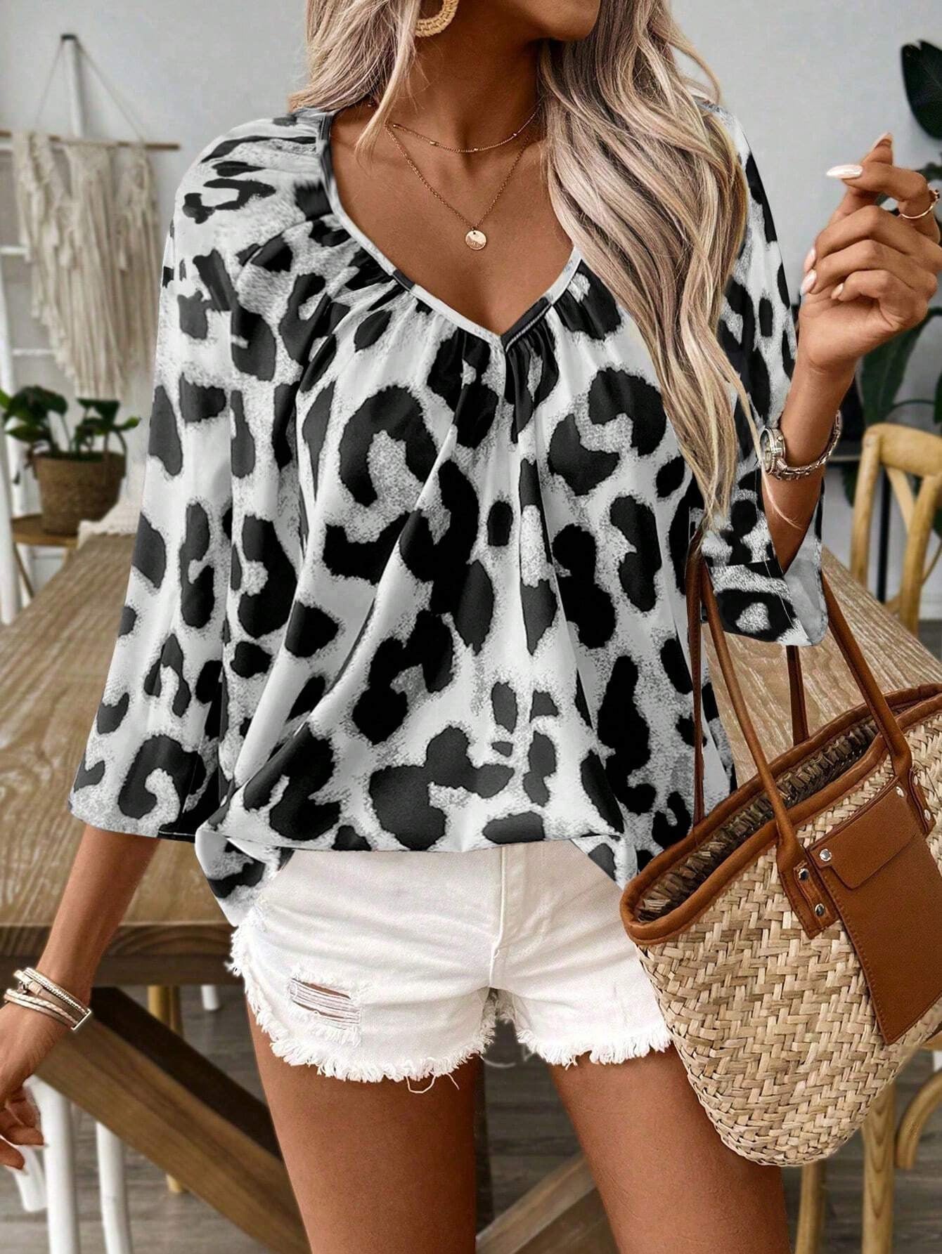 Sandra Relaxed Leopard Comfort Blouse