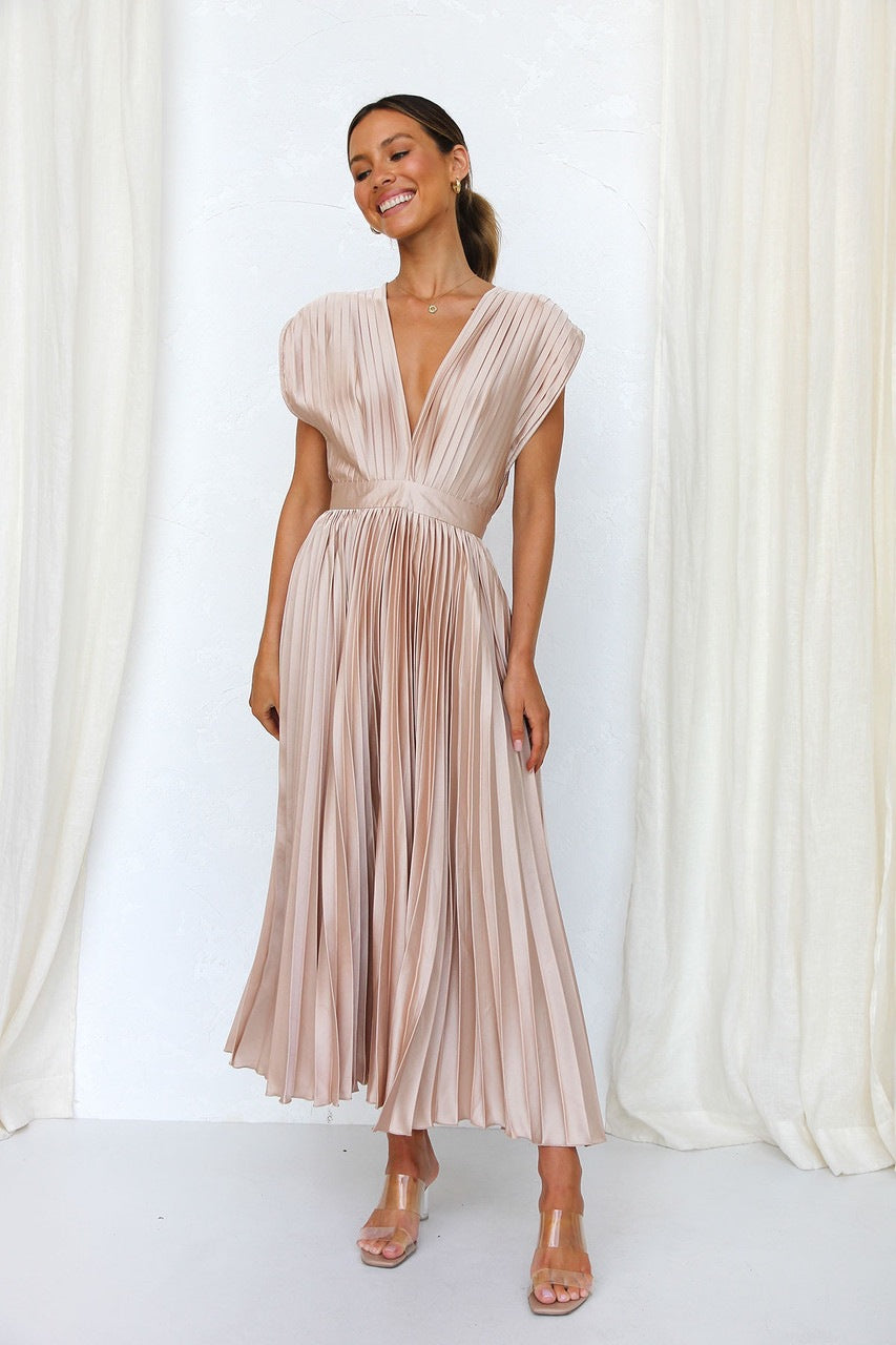 Valencia Pleated Flowy Midi Dress