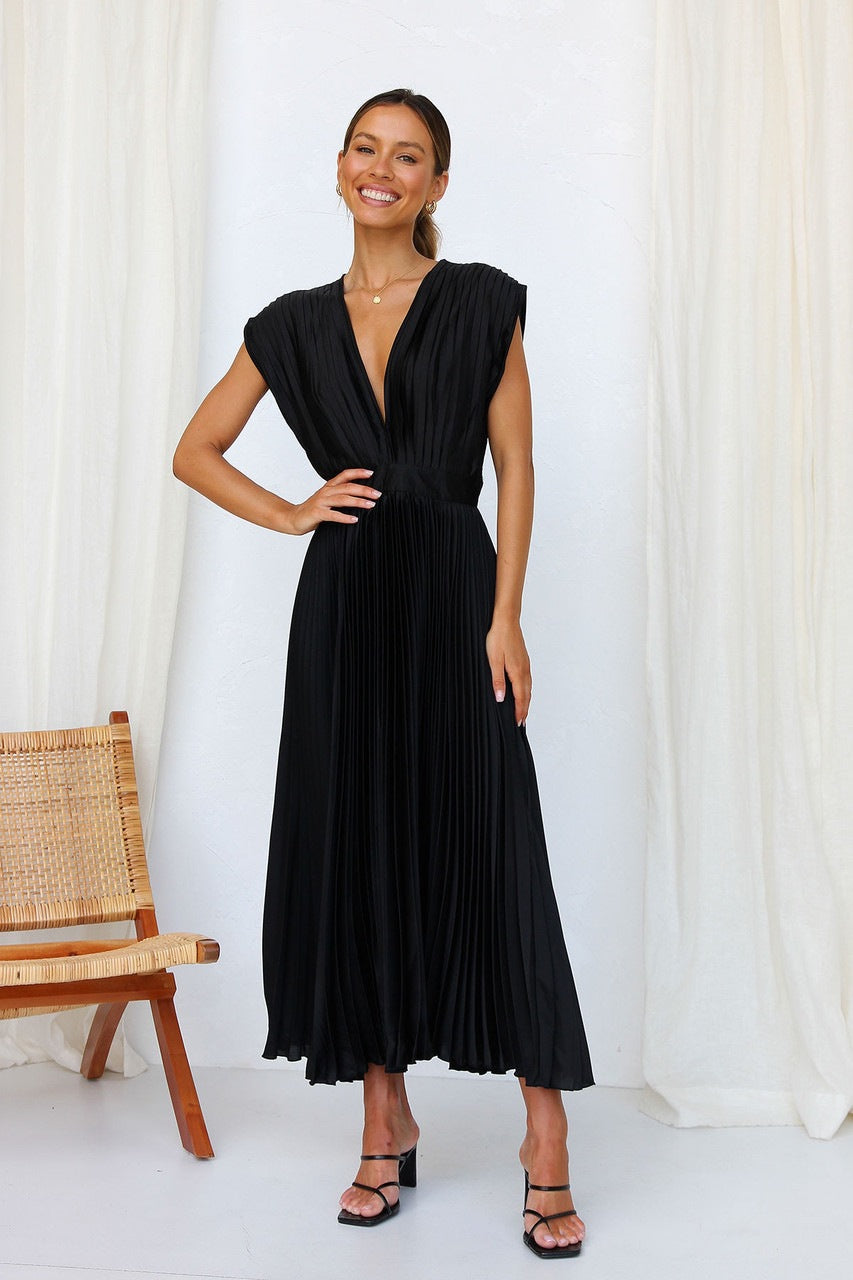 Valencia Pleated Flowy Midi Dress