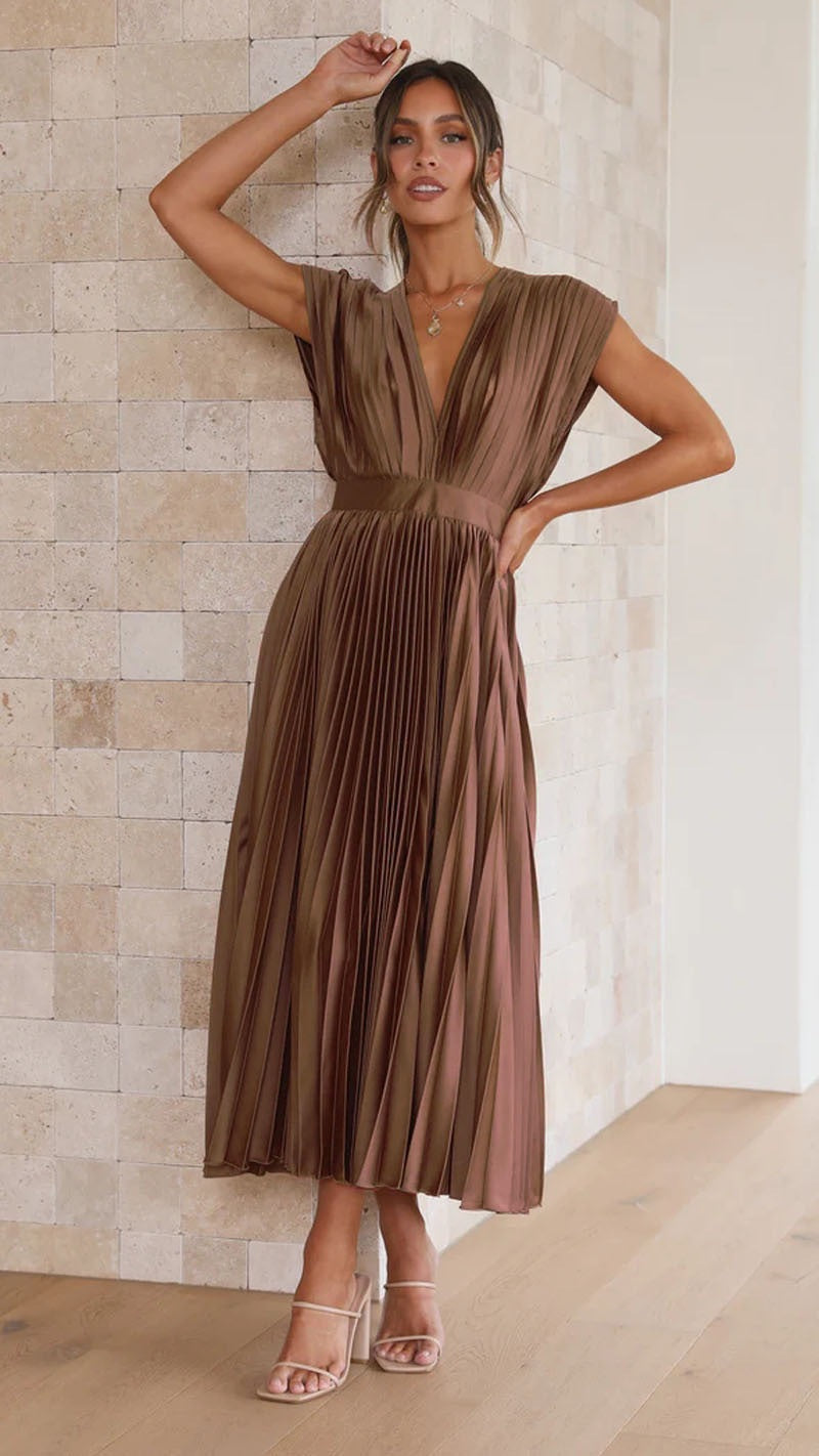 Valencia Pleated Flowy Midi Dress
