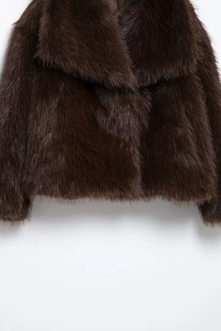 Margo & Main – faux fur wide collar short coat, close-up view, US women's sizes