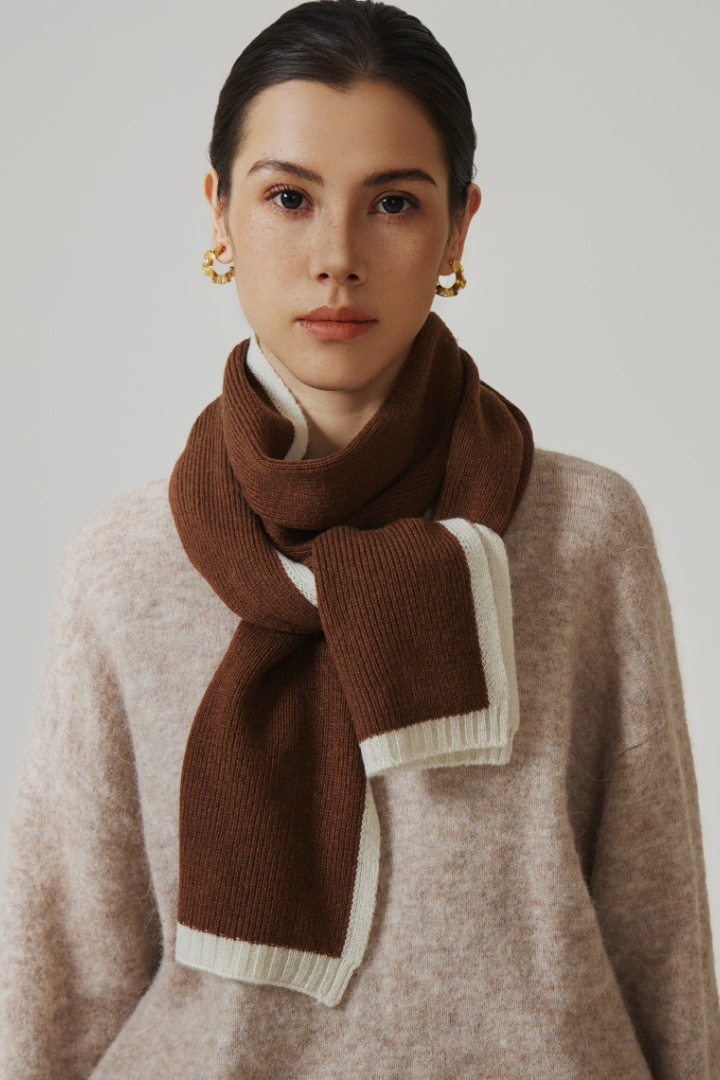 Margo & Main - warm brown wool scarf, close view of the ivory border and slim knot, one size