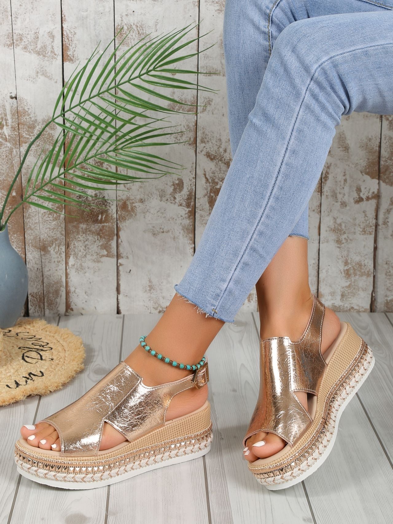 Margo & Main – women's comfort platform sandals, detail view, US women's sizes