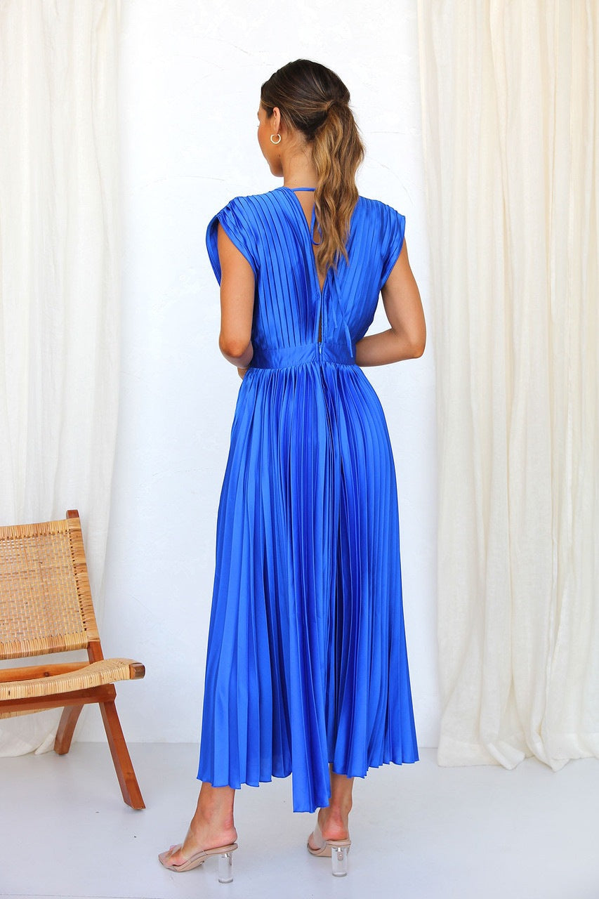 Valencia Pleated Flowy Midi Dress