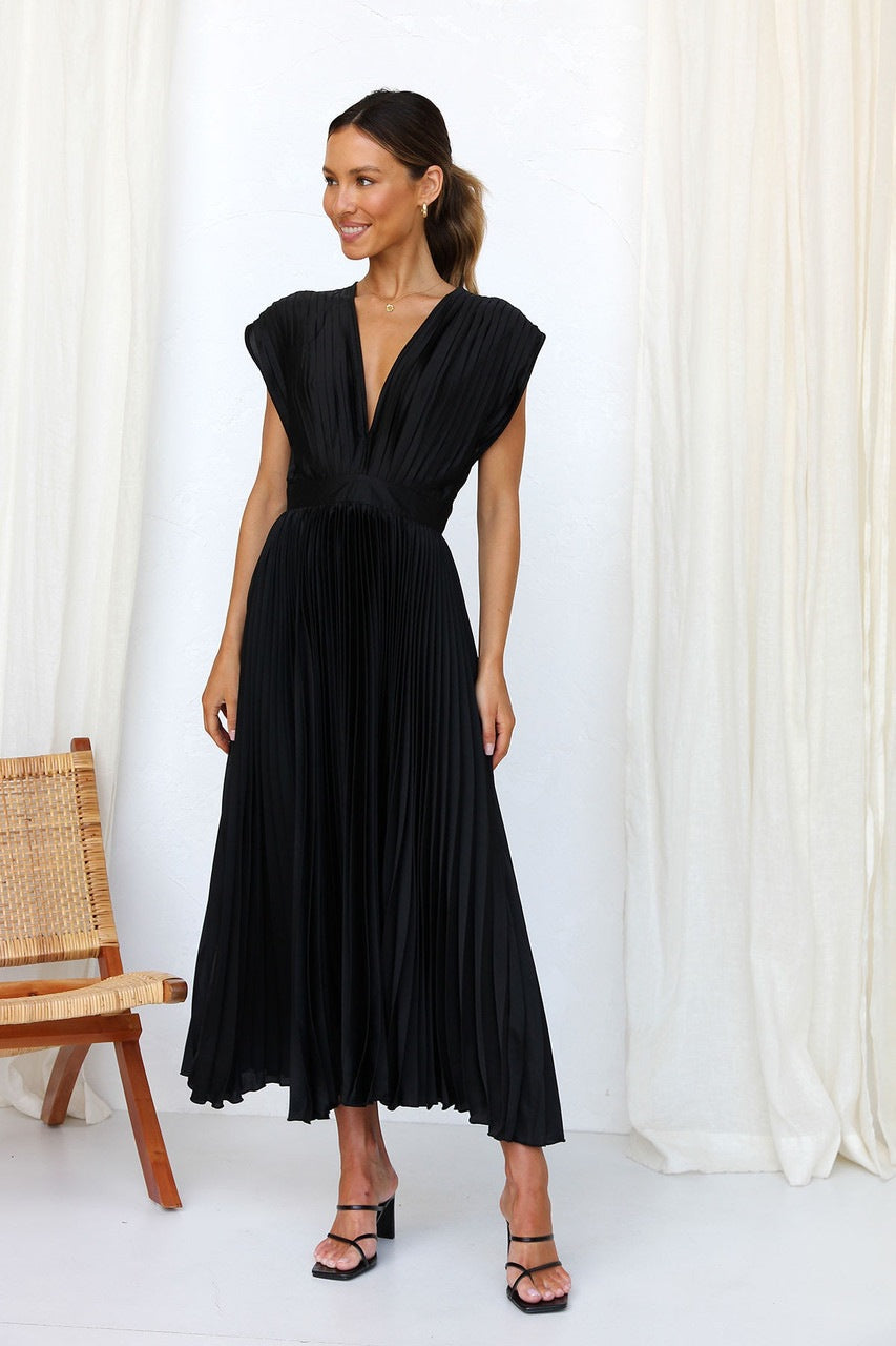 Valencia Pleated Flowy Midi Dress