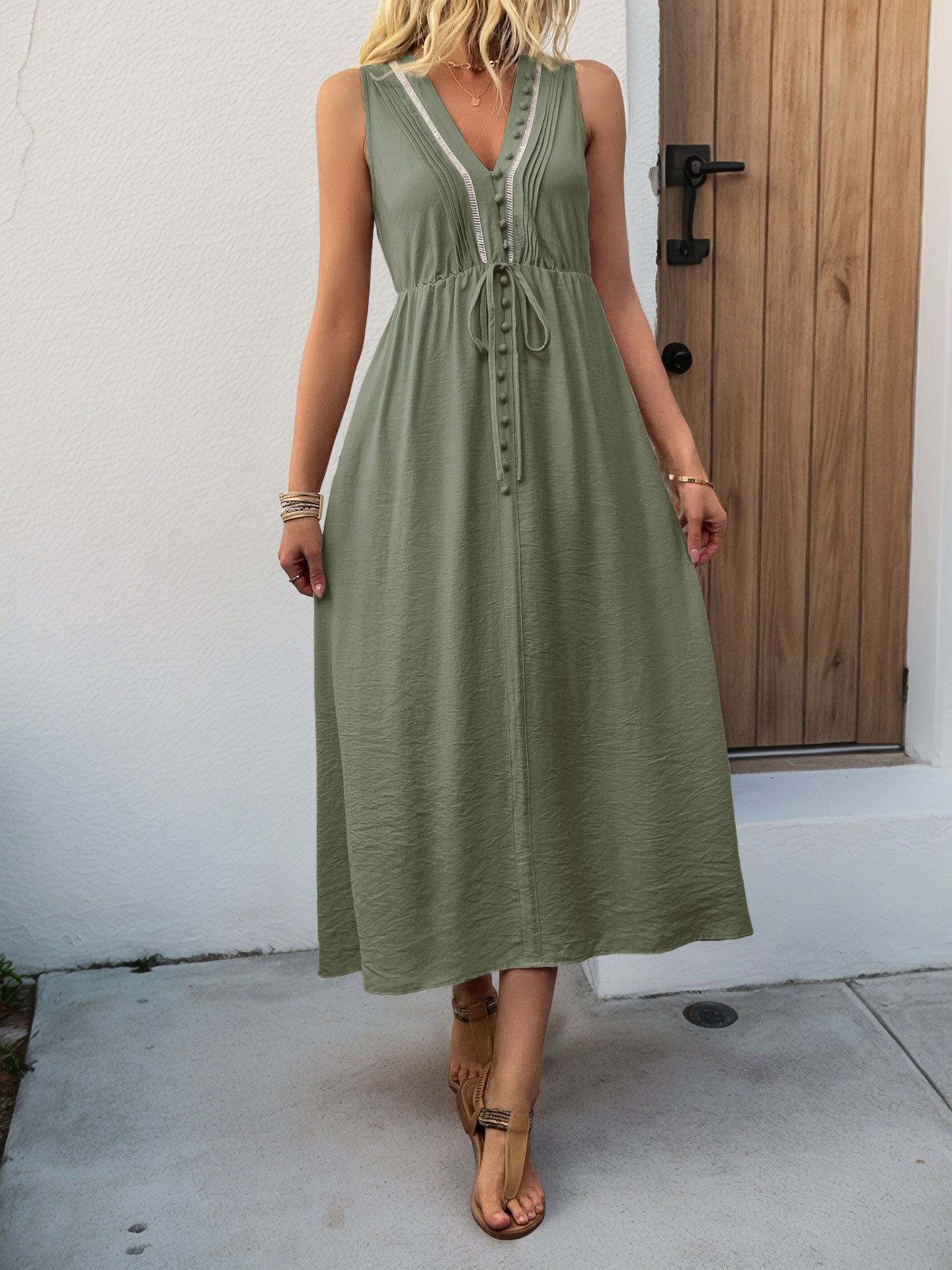 Margaret Flattering Sleeveless Midi Dress
