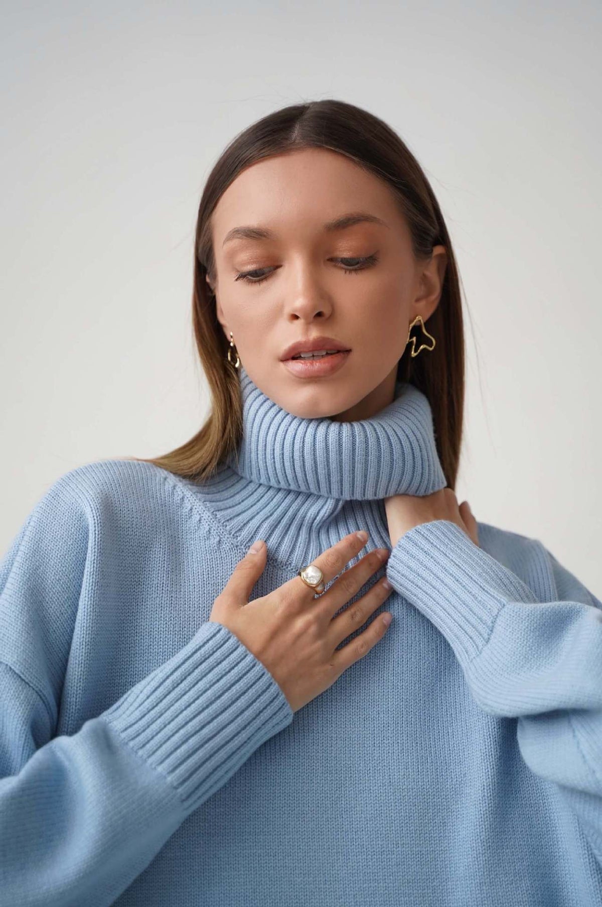 Estrella Oversized Knit Turtleneck Sweater