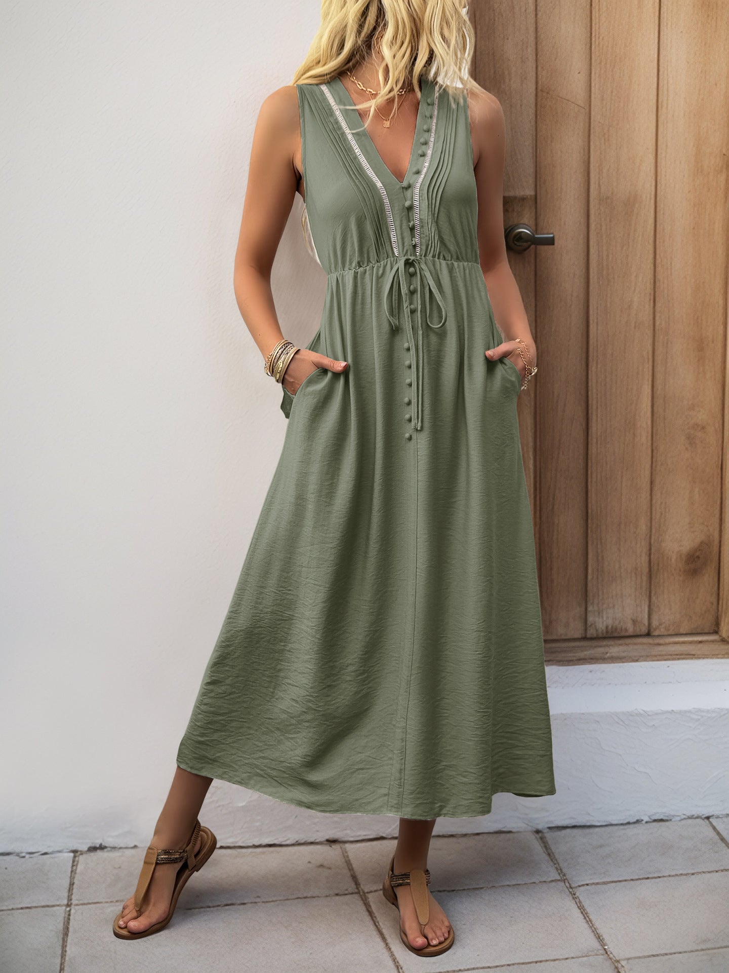 Margaret Flattering Sleeveless Midi Dress