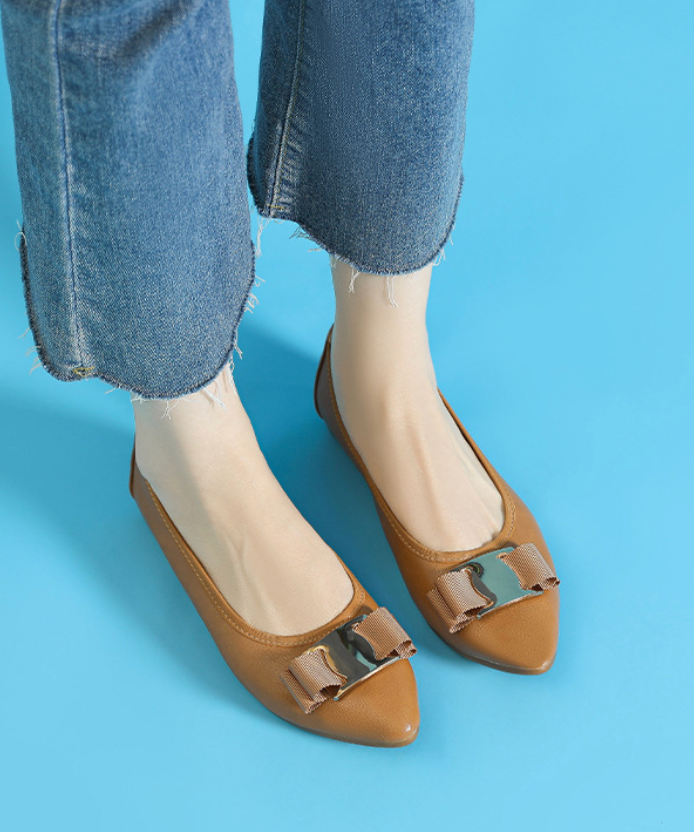 Ffion Pointed-Toe Bow Soft-Sole Ballet Flats